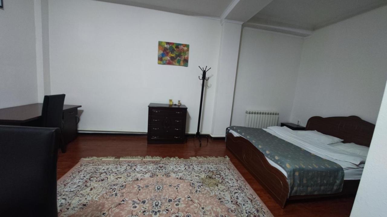Bishkek Villa Hotel Экстерьер фото