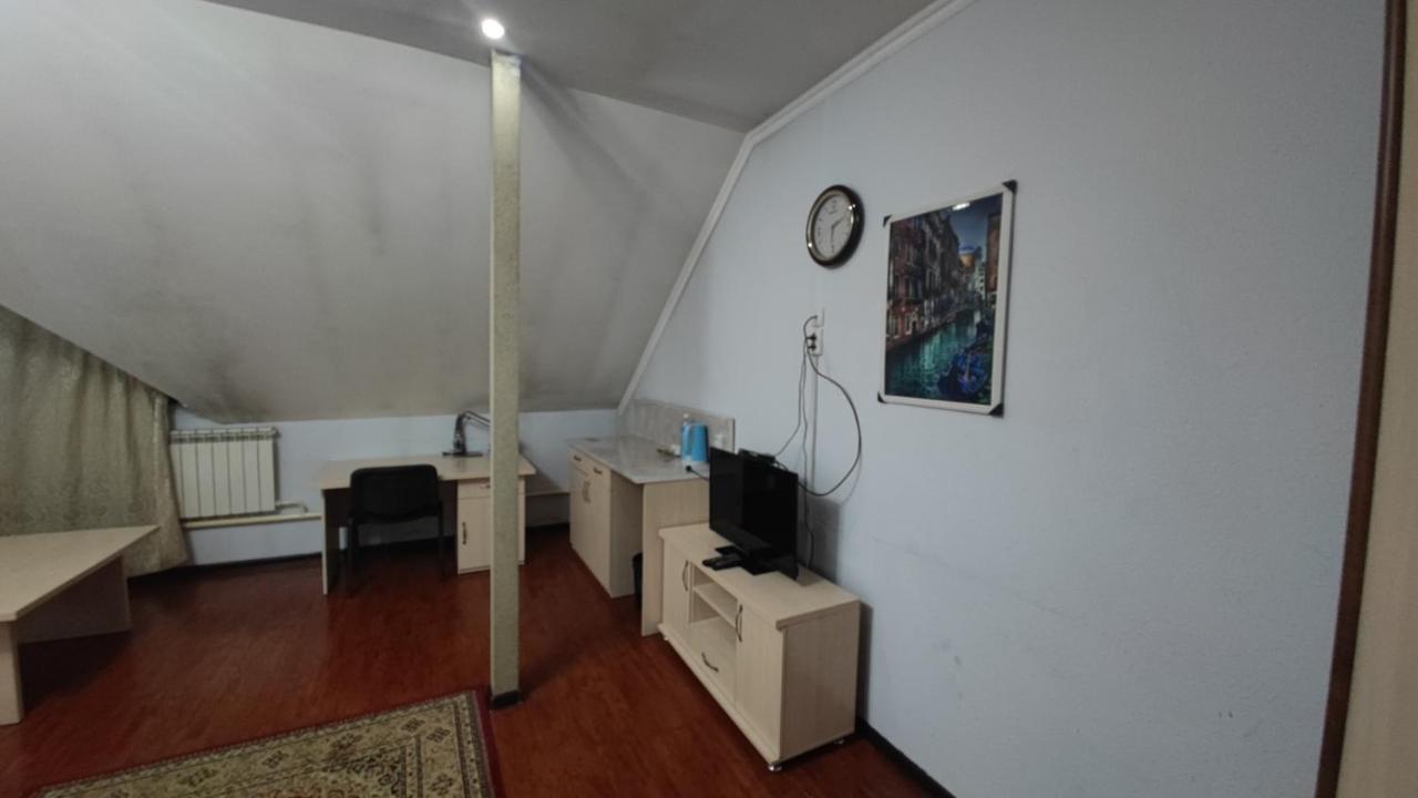 Bishkek Villa Hotel Экстерьер фото
