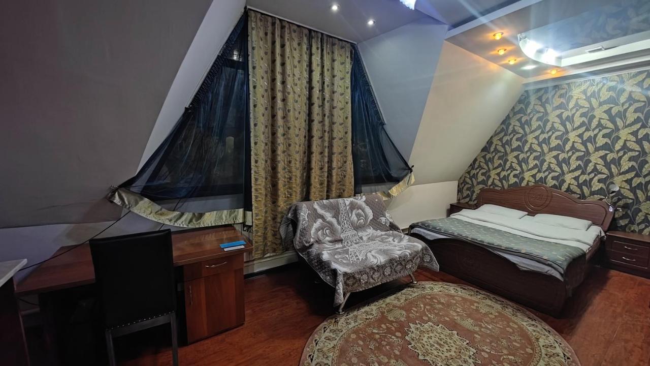 Bishkek Villa Hotel Экстерьер фото