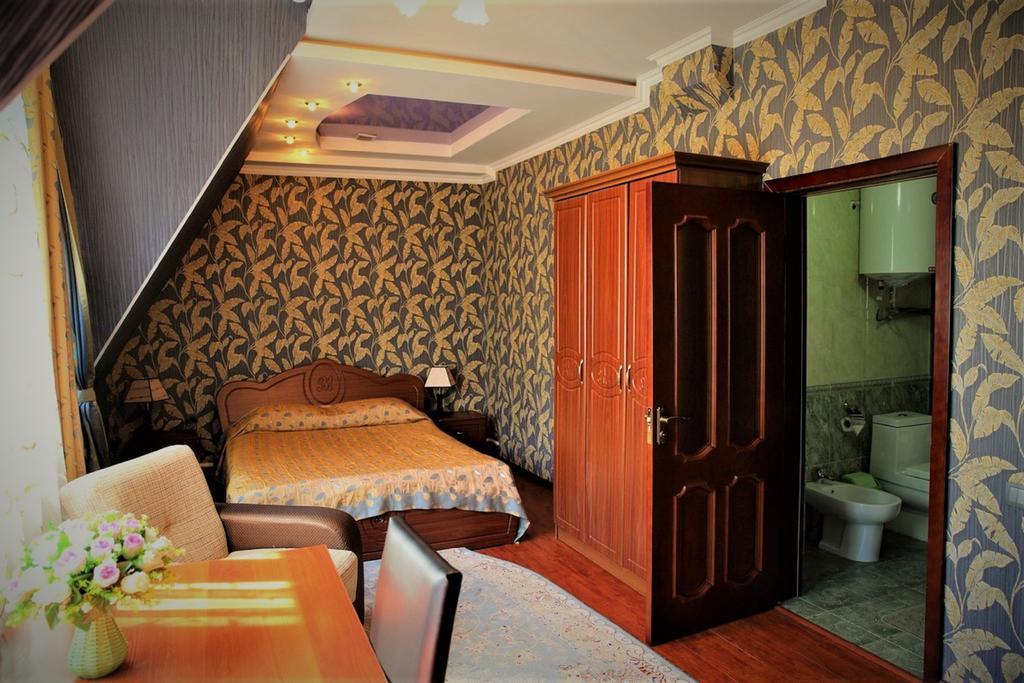 Bishkek Villa Hotel Экстерьер фото