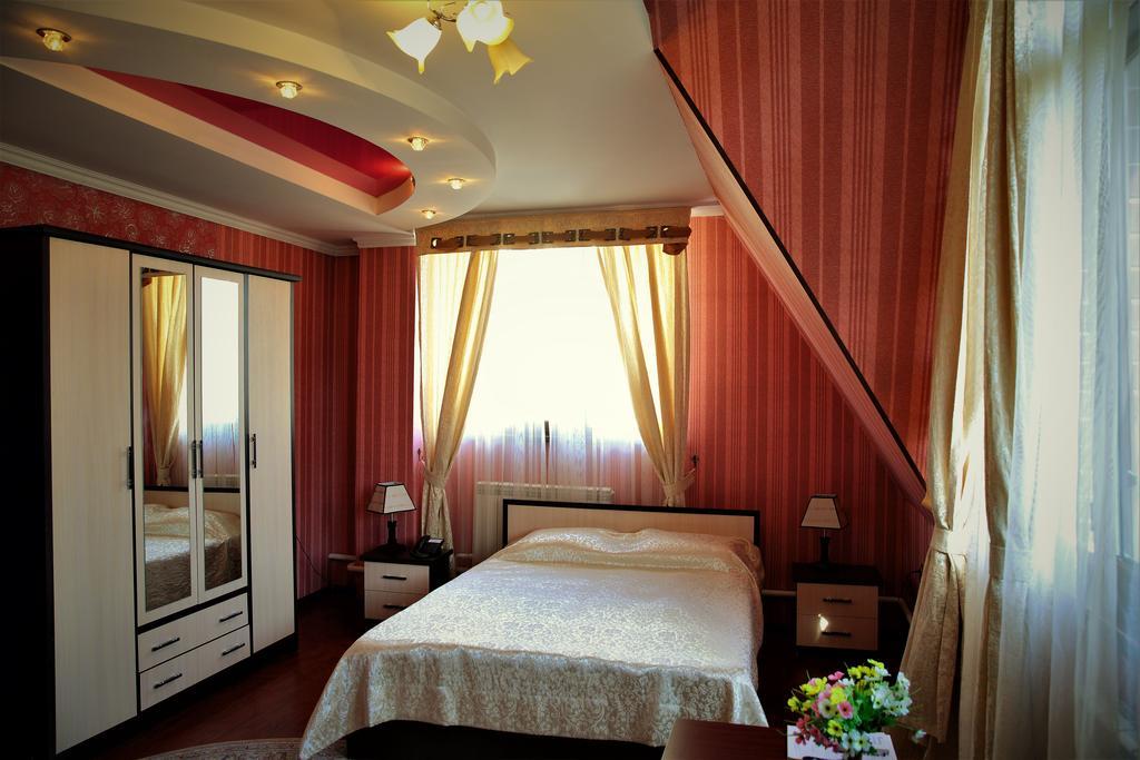 Bishkek Villa Hotel Экстерьер фото